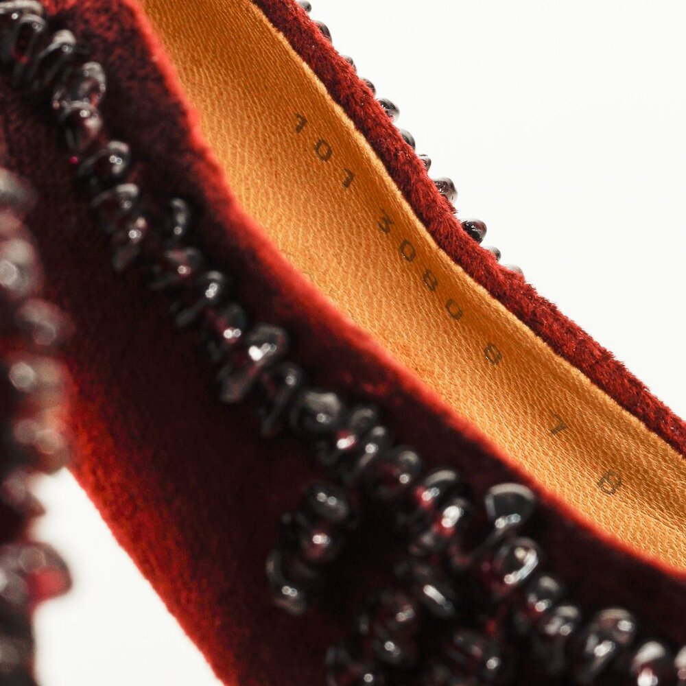 Gucci by Tom Ford S/S 1999 Burgundy Velvet Onyx Embellished Pumps - Picture 10 of 10